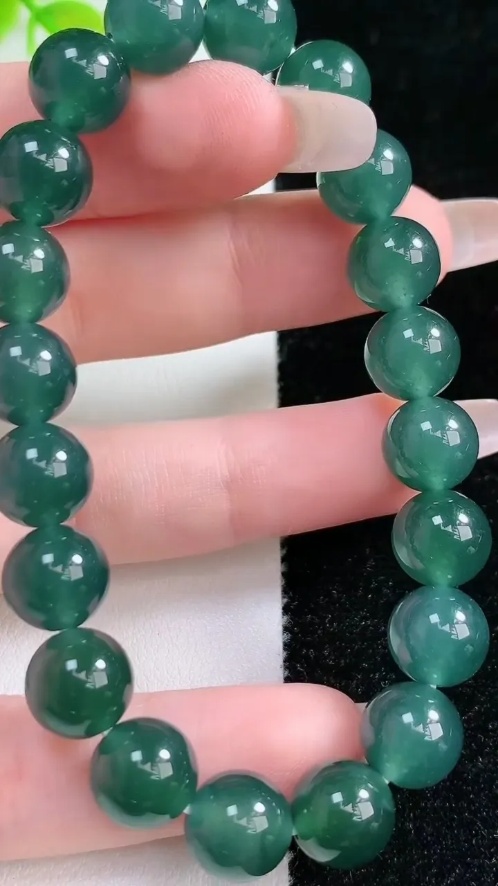 天然A货翡翠圆珠手串，尺寸9.6-20颗，重:31.41g1月18日
工厂直销收藏佳品,种好水足，色