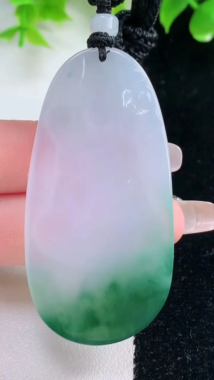 天然A货翡翠普贤菩萨吊坠，尺寸59.7-30.6-5，重量:24.09g
1月18日