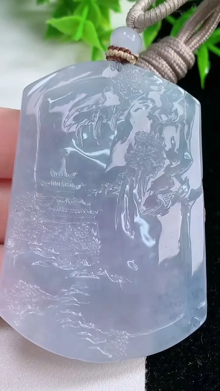 天然A货翡翠种紫罗兰山水牌吊坠，尺寸65.7-45.4-8.6，重量:54.63g
1月18日