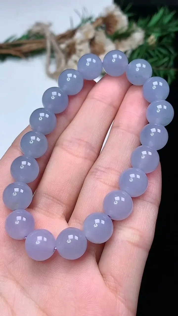 天然A货翡翠紫罗兰圆珠手串，尺寸9.9-19颗，重量:32.98g1月18日
工厂直销收藏佳品,种好