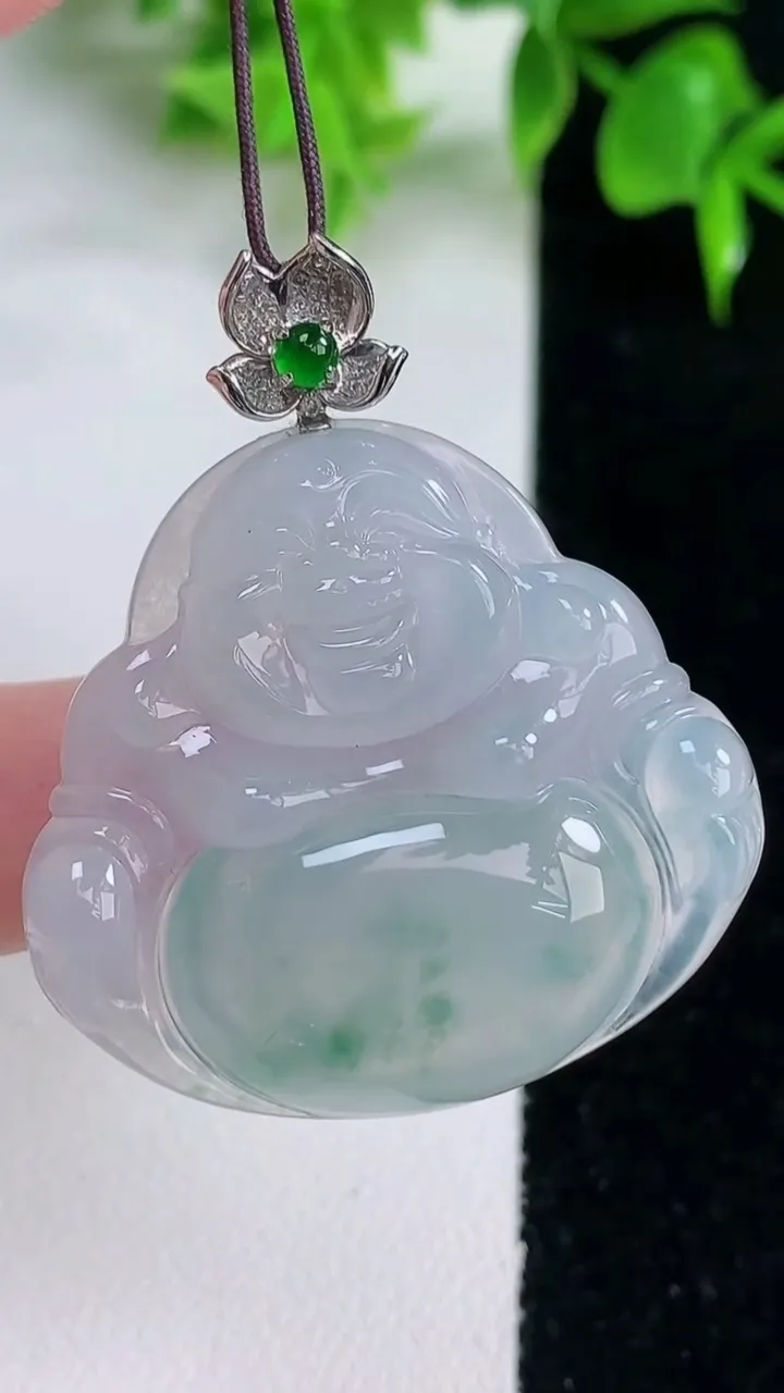 天然A货翡翠种飘花佛公吊坠，尺寸33-35.7-6.3，重量:12.66g
1月18日