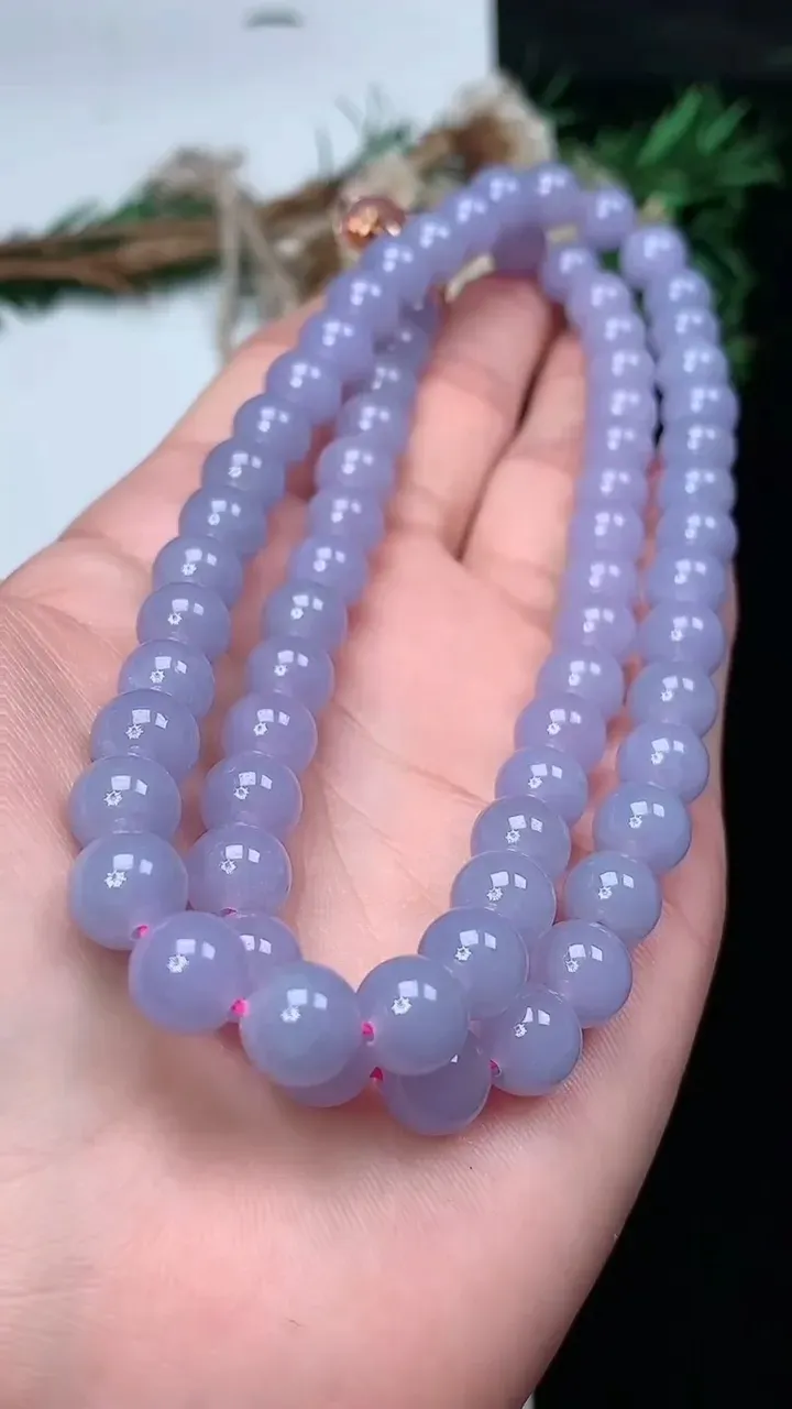 天然A货翡翠紫罗兰圆珠项链，尺寸8.2-70颗，重量:65.64g1月18日
工厂直销收藏佳品,种好