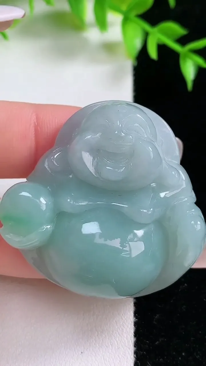 天然A货翡翠佛公吊坠，尺寸39.6-39.6-13.2，重:31.59g
1月18日