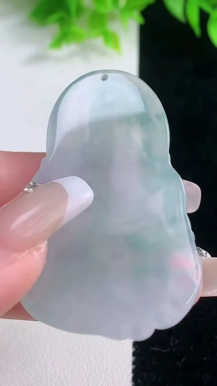 天然A货翡翠冰种飘花普贤菩萨吊坠，尺寸52-33-6，重量:19.52g
1月18日