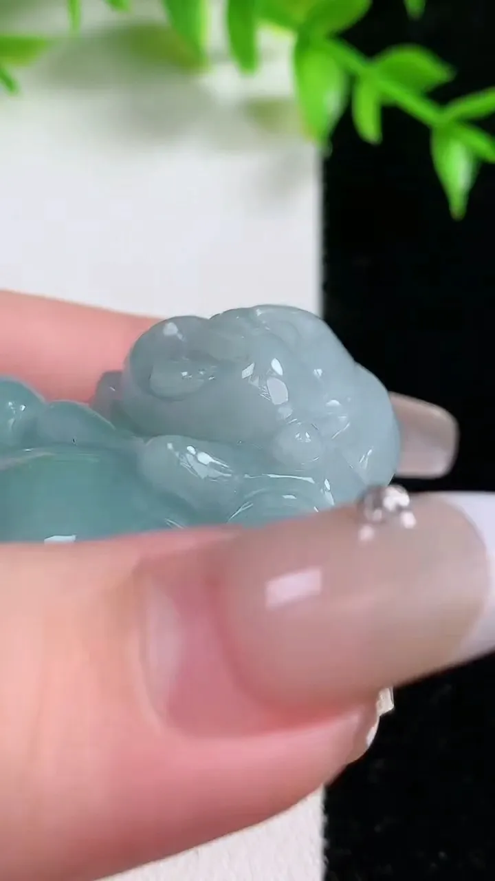 天然A货翡翠佛公吊坠，尺寸39.6-39.6-13.2，重:31.59g
1月18日