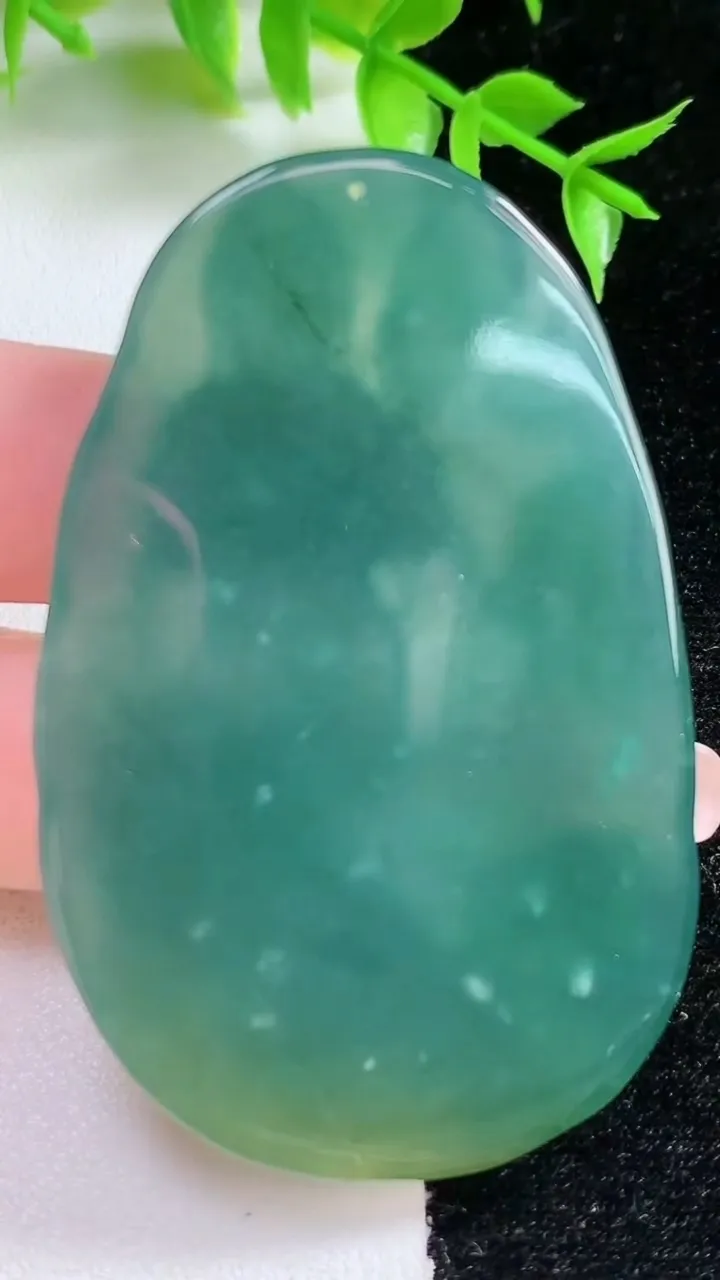 天然A货翡翠蓝水御龙观音菩萨吊坠，尺寸60-39-6.4，重:29.10g
1月18日