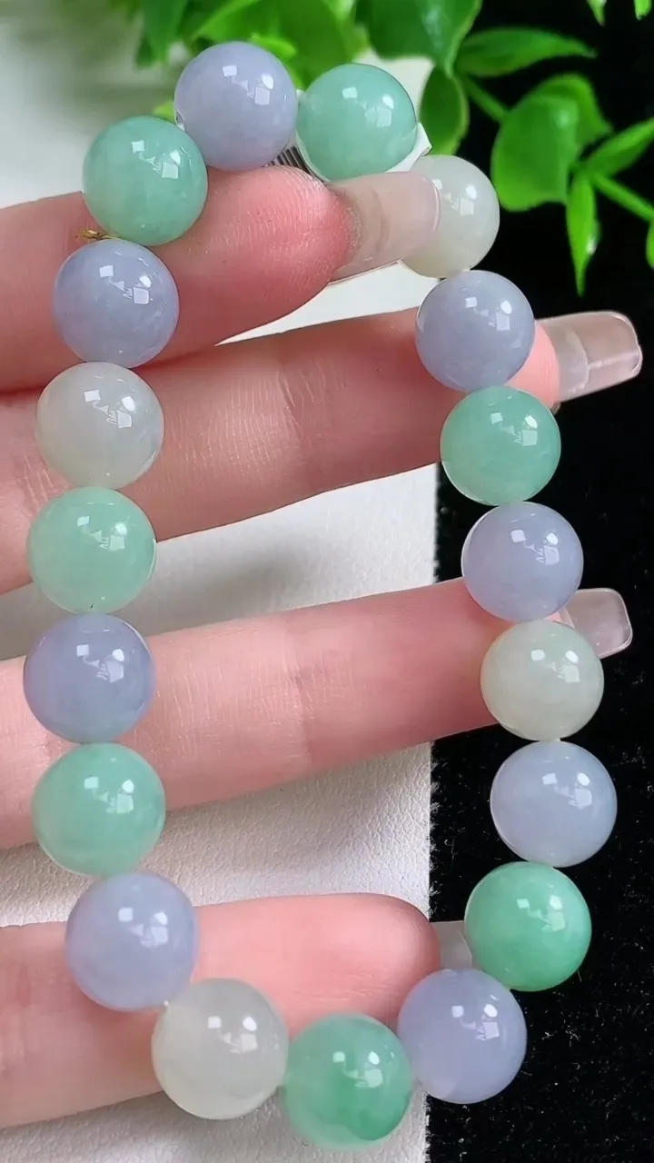 天然A货翡翠三彩圆珠手串，尺寸10-19颗，重量:33.30g1月18日
工厂直销收藏佳品,种好水足