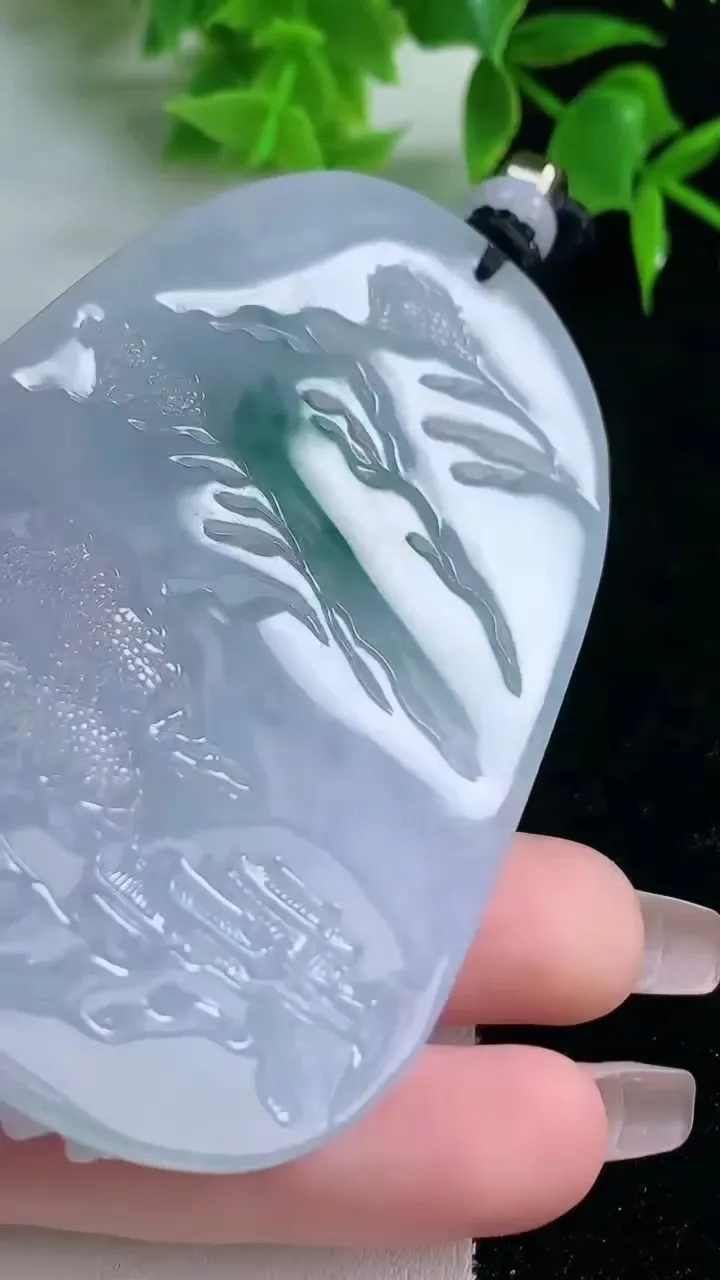 天然A货翡翠种飘花生肖虎吊坠，尺寸74.8-48.7-9.7，重量:86.00g
1月18日