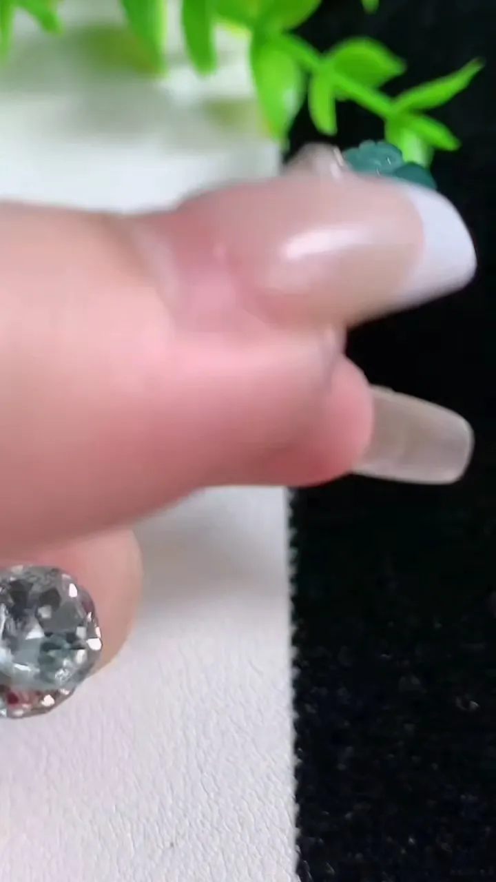 天然A货翡翠蓝水御龙观音菩萨吊坠，尺寸60-39-6.4，重:29.10g
1月18日