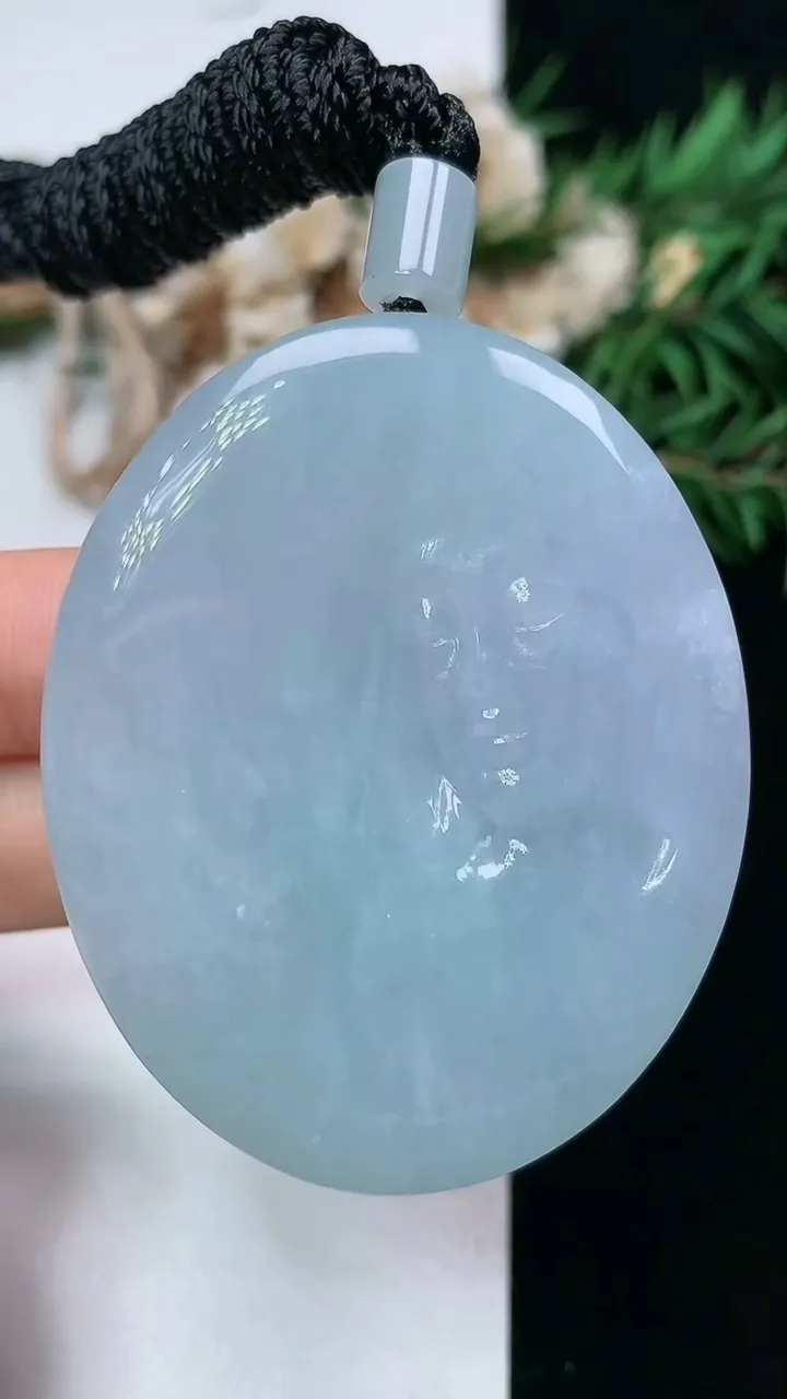 天然A货翡翠佛头吊坠，尺寸49.7-40-12，重量:64.82g
1月18日