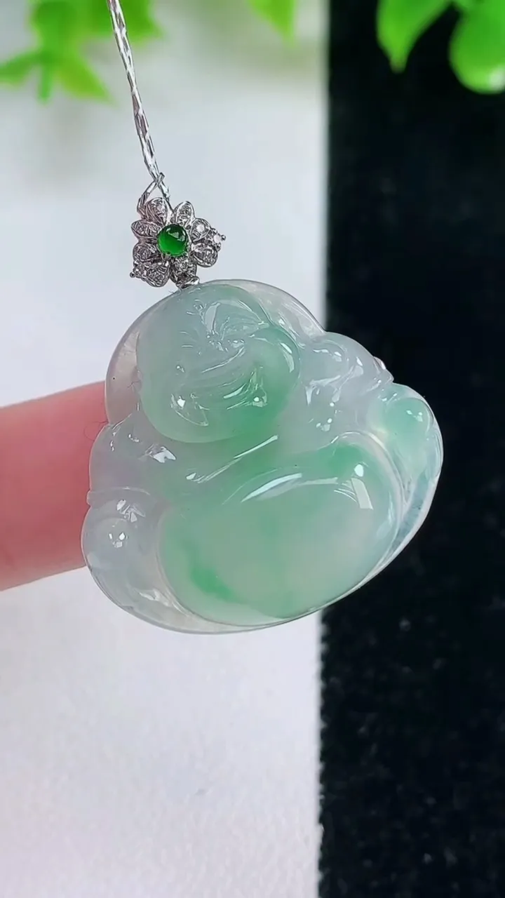 天然A货翡翠佛公吊坠，尺寸24.4-26.3-5.9，重量:6.42g
1月18日