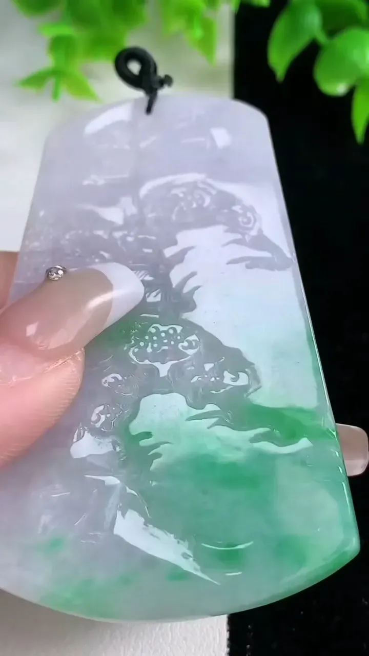 天然A货翡翠山水牌吊坠，尺寸71.6-44-5.8，重量:39.01g
1月18日