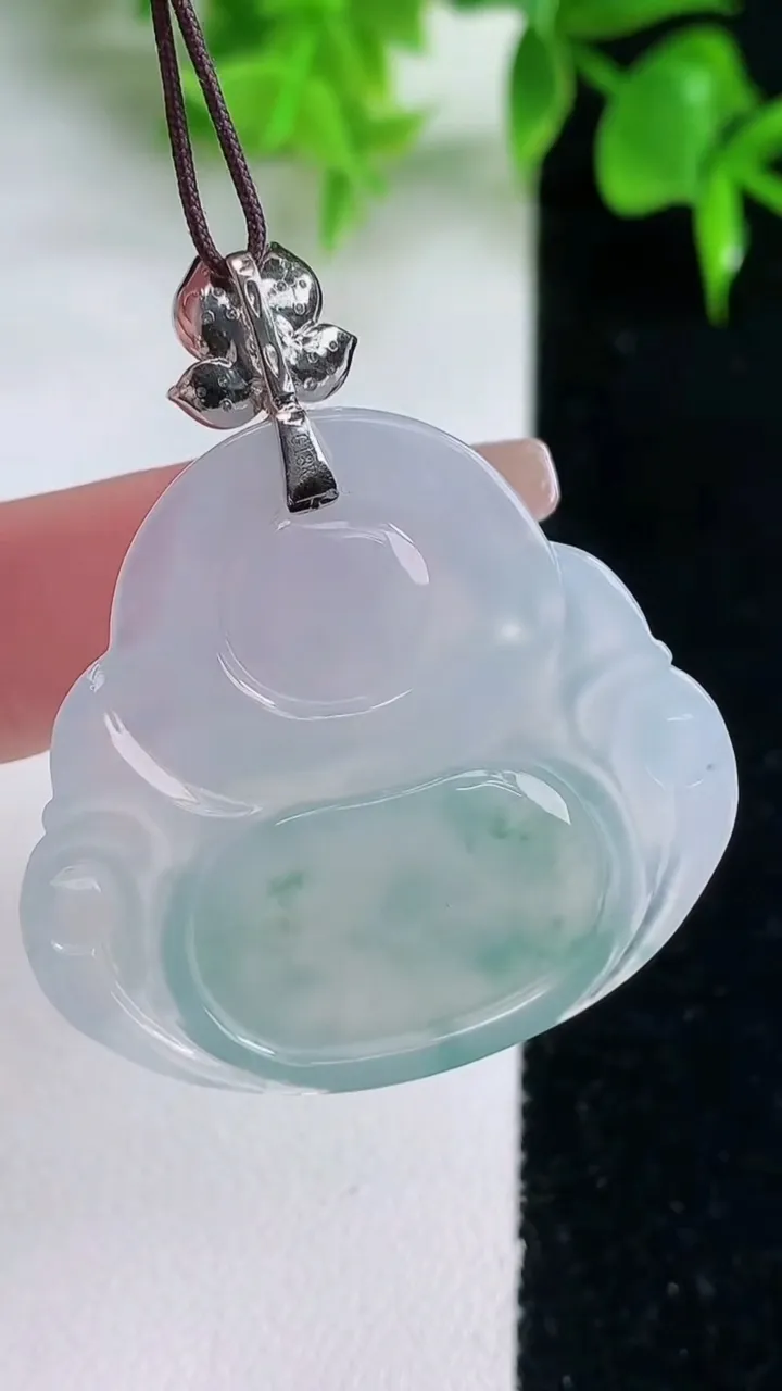 天然A货翡翠种飘花佛公吊坠，尺寸33-35.7-6.3，重量:12.66g
1月18日