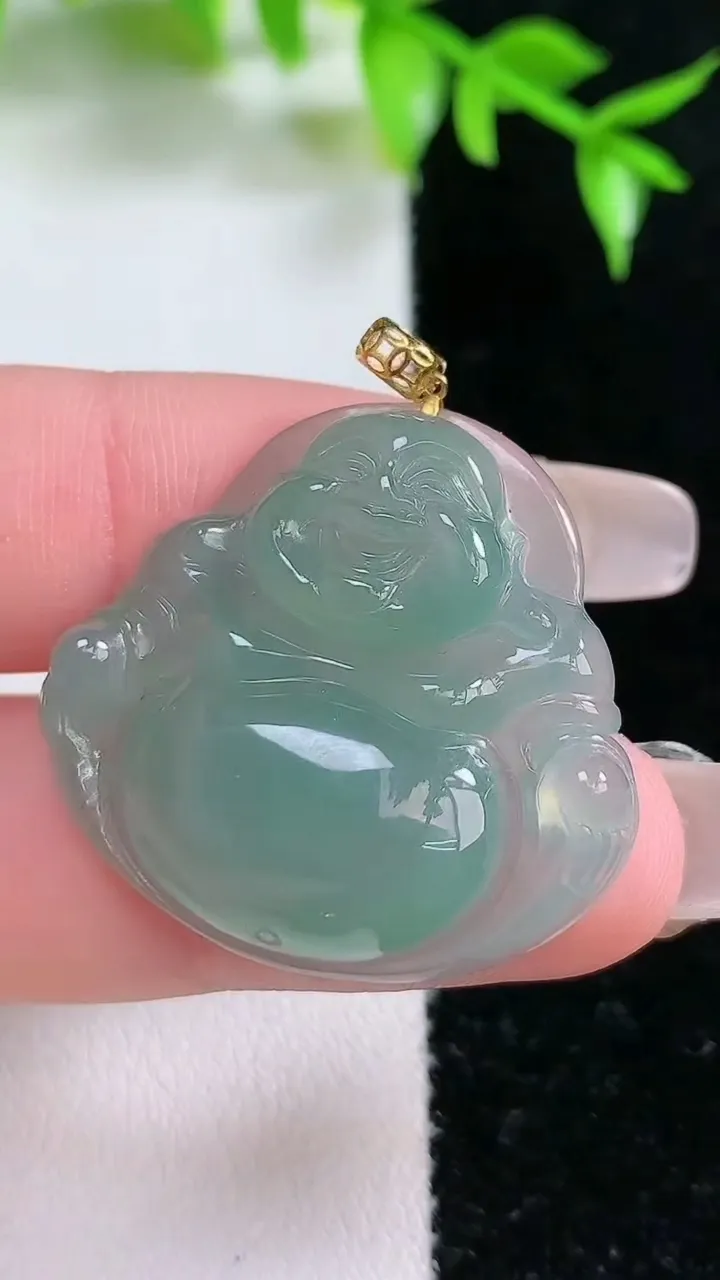 天然A货翡翠佛公吊坠，尺寸28.5-30-5.8，重:7.53g
1月18日