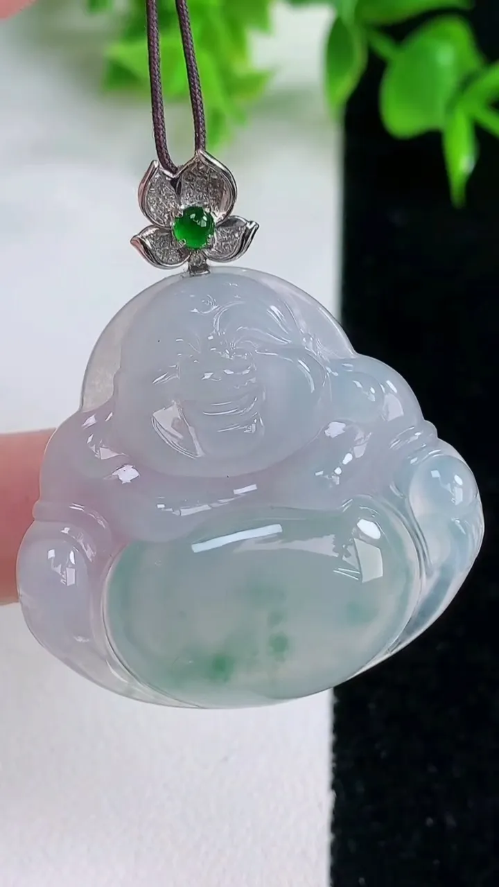 天然A货翡翠种飘花佛公吊坠，尺寸33-35.7-6.3，重量:12.66g
1月18日