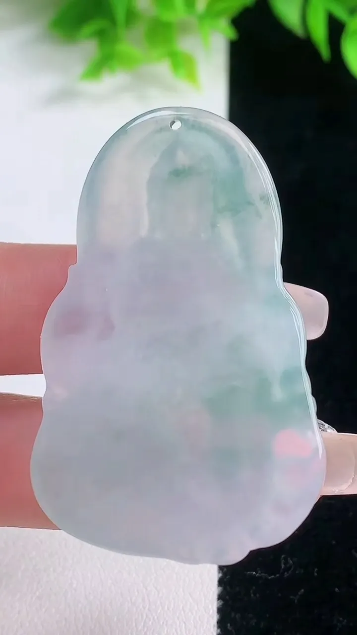 天然A货翡翠冰种飘花普贤菩萨吊坠，尺寸52-33-6，重量:19.52g
1月18日