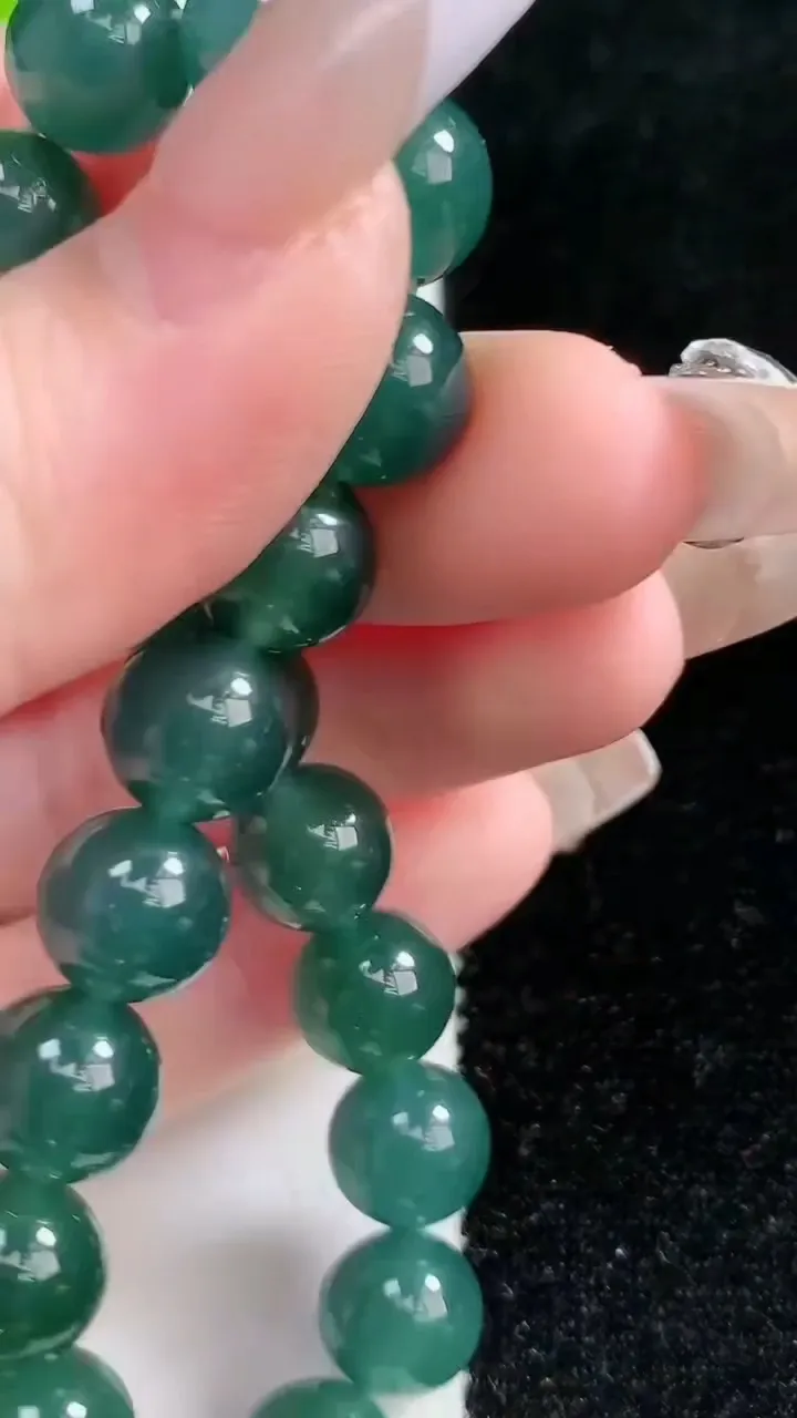 天然A货翡翠圆珠手串，尺寸9.6-20颗，重:31.41g1月18日
工厂直销收藏佳品,种好水足，色泽均匀，有种有色，上手高大气！