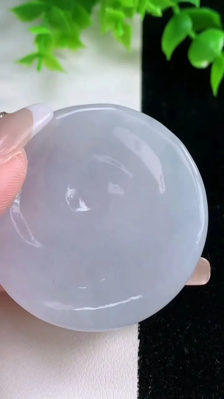 天然A货翡翠文殊菩萨吊坠，尺寸49.8-50.5-8.8，重量:47.54g
1月18日