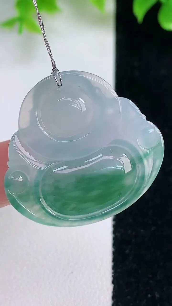 天然A货翡翠冰种飘花佛公吊坠，尺寸309-33.7-5.8，重量:9.01g
1月18日