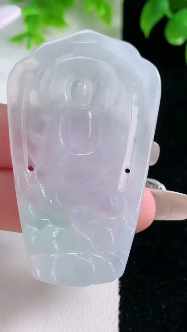 天然A货翡翠千手观音吊坠，尺寸59.2-35.7-5.2，重量:21.45g
1月18日