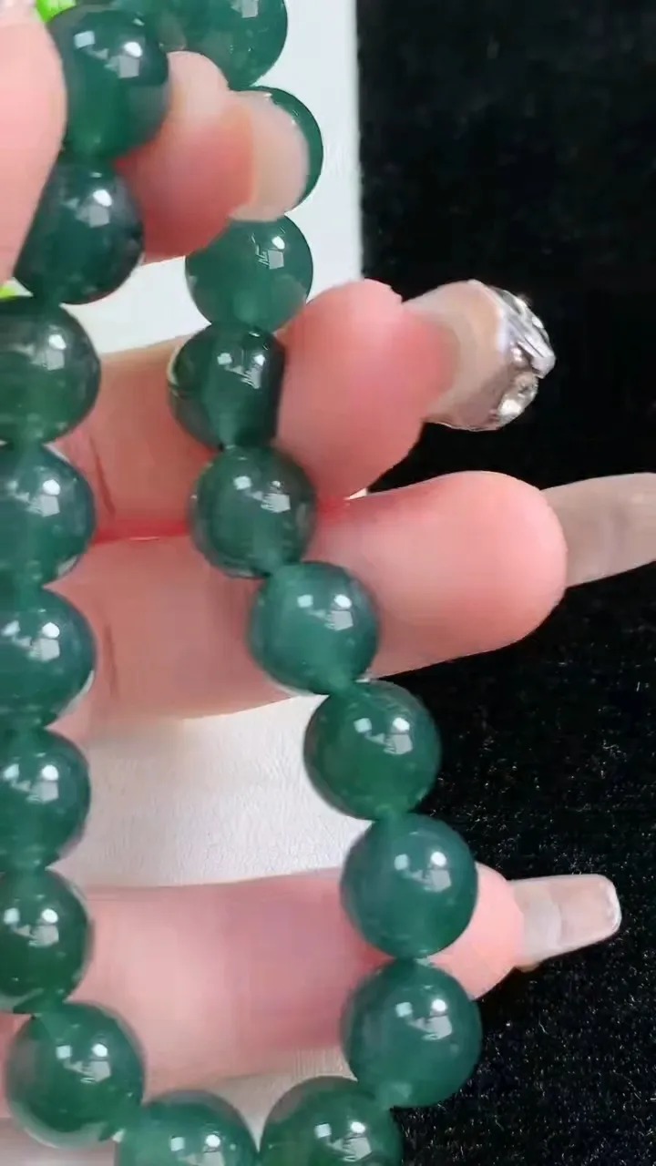 天然A货翡翠圆珠手串，尺寸9.6-20颗，重:31.41g1月18日
工厂直销收藏佳品,种好水足，色泽均匀，有种有色，上手高大气！