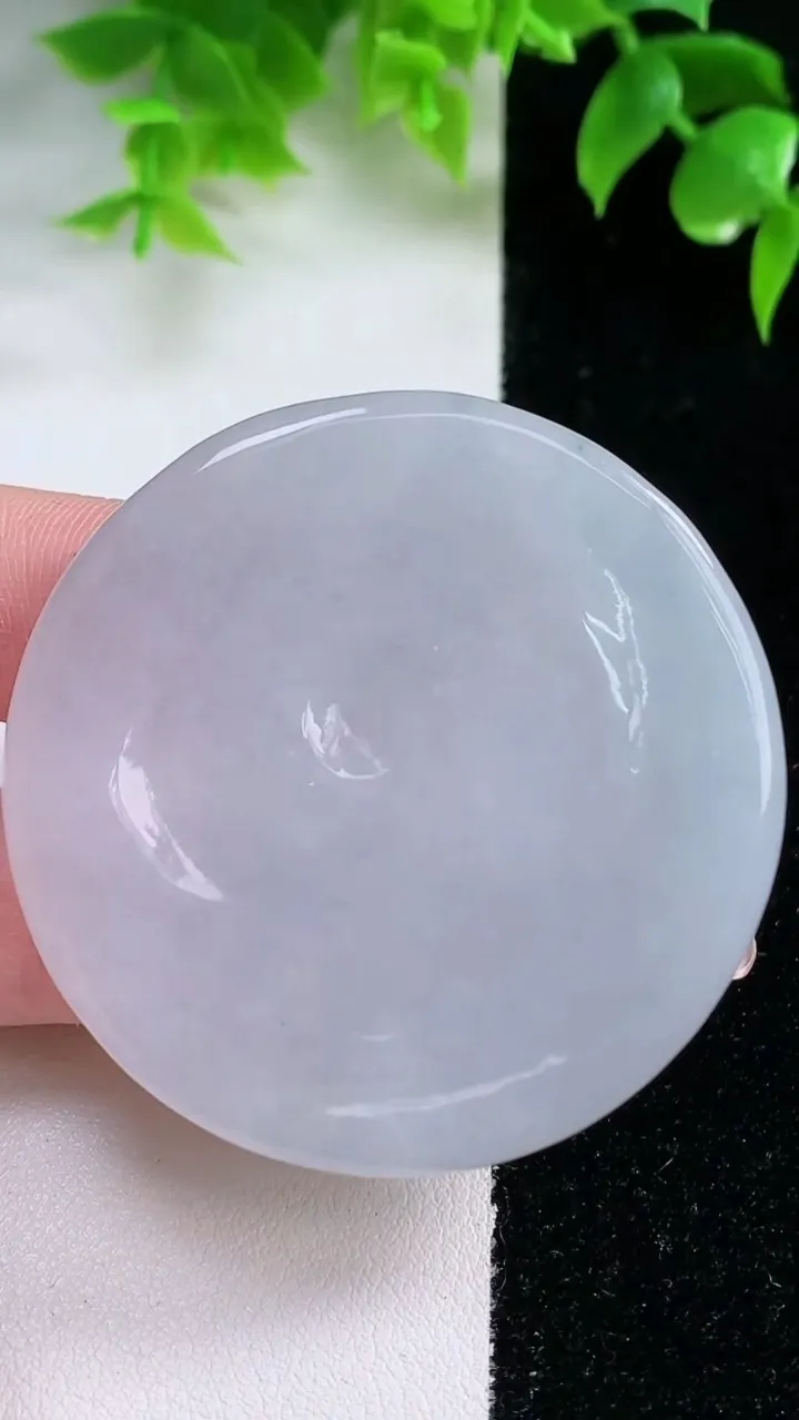 天然A货翡翠文殊菩萨吊坠，尺寸49.8-50.5-8.8，重量:47.54g
1月18日