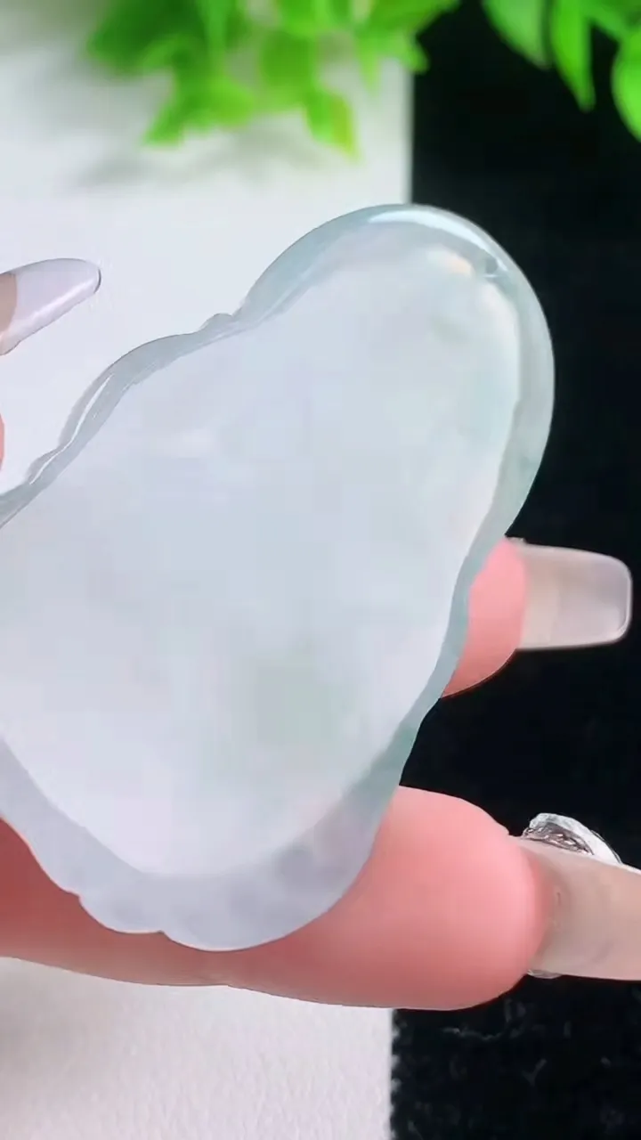 天然A货翡翠冰种飘花普贤菩萨吊坠，尺寸52-33-6，重量:19.52g
1月18日