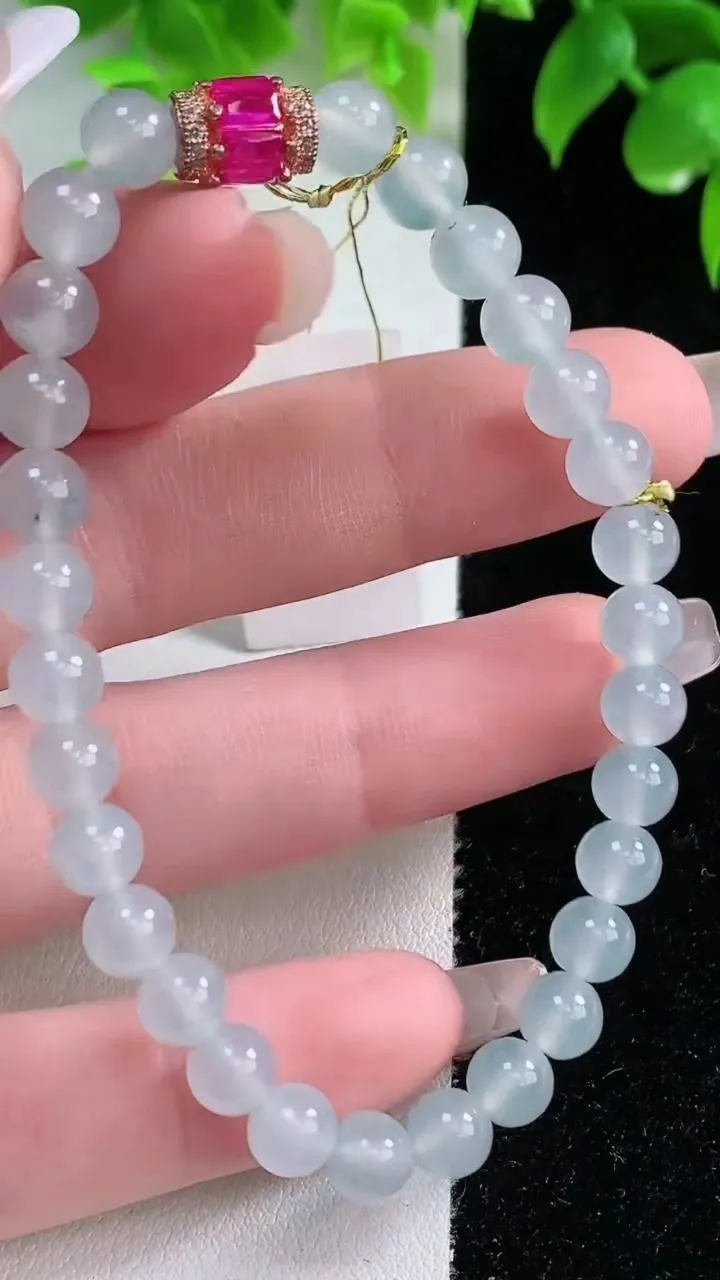天然A货翡翠种白冰圆珠手串，尺寸6-29颗，重量:11.65g1月18日
工厂直销收藏佳品,种好水足