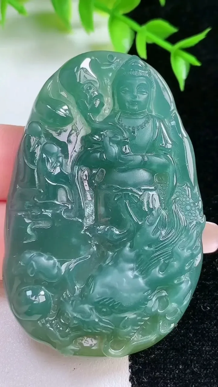 天然A货翡翠蓝水御龙观音菩萨吊坠，尺寸60-39-6.4，重:29.10g
1月18日