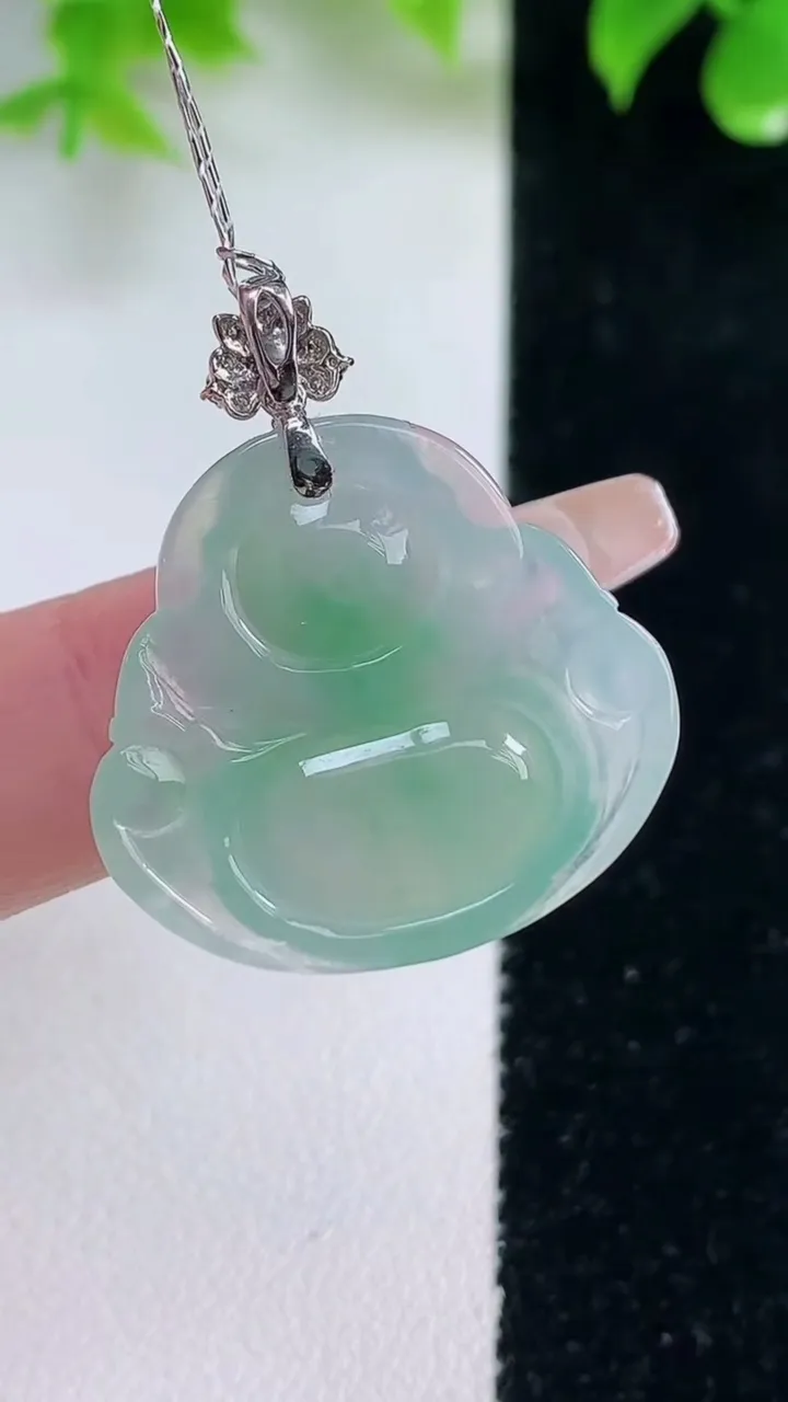 天然A货翡翠佛公吊坠，尺寸24.4-26.3-5.9，重量:6.42g
1月18日