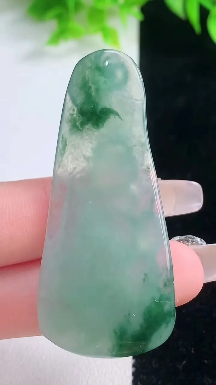 天然A货翡翠冰种飘花逍遥佛吊坠，尺寸56.5-25.5-6.7，重量:14.88g
1月18日