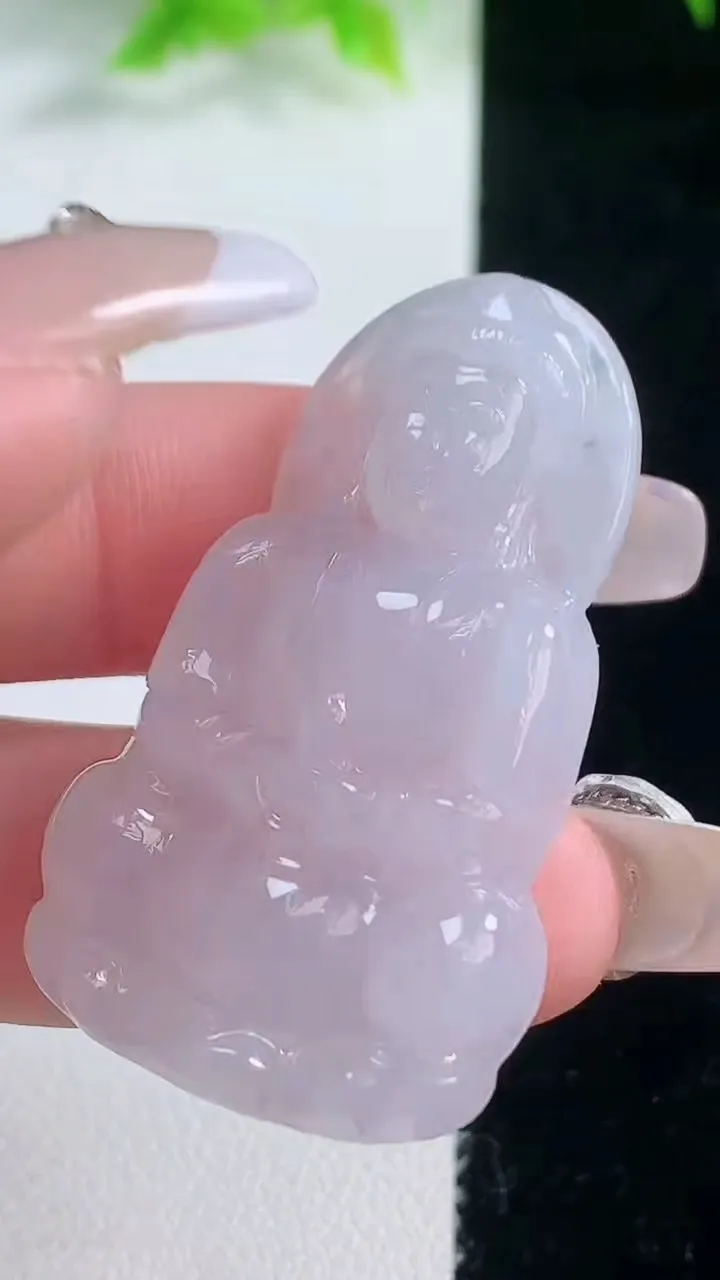 天然A货翡翠观音菩萨吊坠，尺寸43-26.2-5.7，重量:11.28g
1月18日