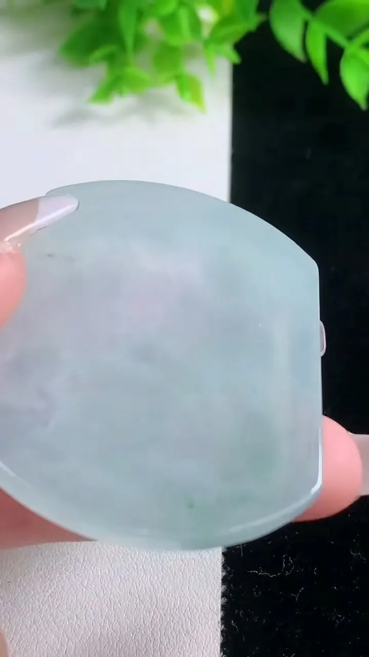 天然A货翡翠冰种飘花文殊菩萨吊坠，尺寸55-44.3-5，重量:27.50g
1月18日