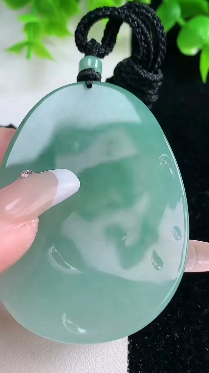 天然A货翡翠文殊菩萨吊坠，尺寸58.4-43.5-5.3，重量:34.42g
1月18日