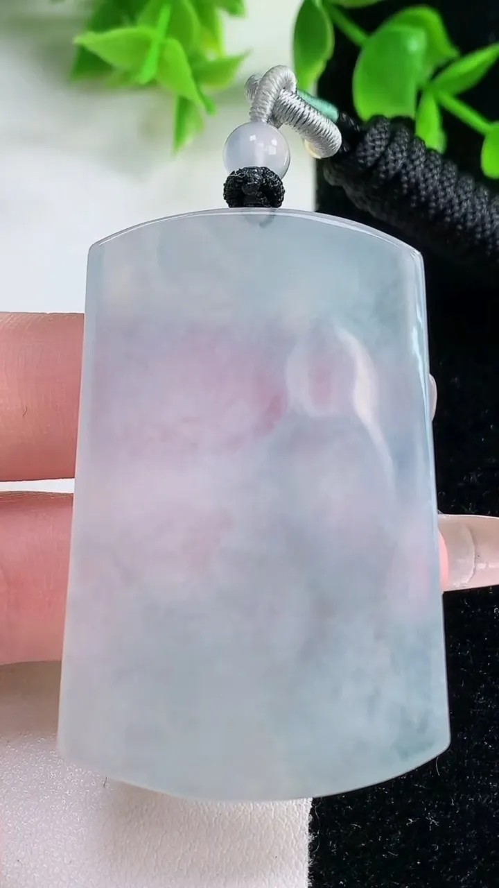 天然A货翡翠种紫罗兰文殊菩萨吊坠，尺寸53.2-34.4-4.6，重量:25.67g
1月18日