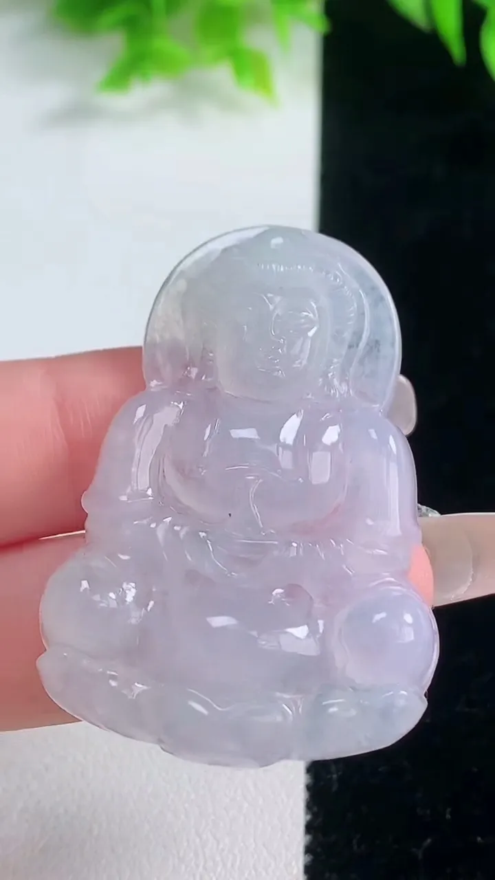 天然A货翡翠冰种紫罗兰观音菩萨吊坠，尺寸46.2-32-5.9，重量:13.58g
1月18日