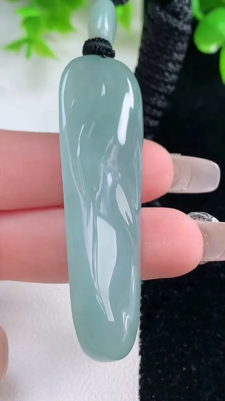 天然A货翡翠悟道吊坠，尺寸56.4-17.2-11，重量:23.84g
1月18日