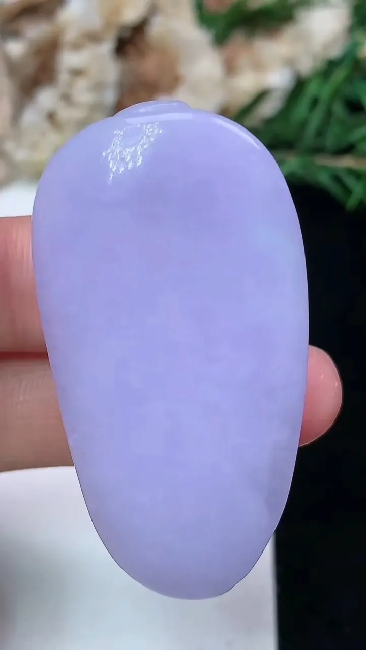 天然A货翡翠紫罗兰福瓜吊坠，尺寸45.6-24.2-10.8，重量:21.52g
1月18日