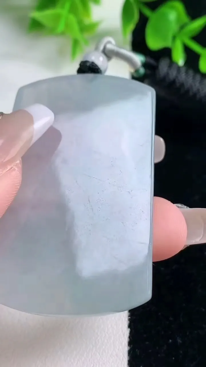 天然A货翡翠种紫罗兰文殊菩萨吊坠，尺寸53.2-34.4-4.6，重量:25.67g
1月18日