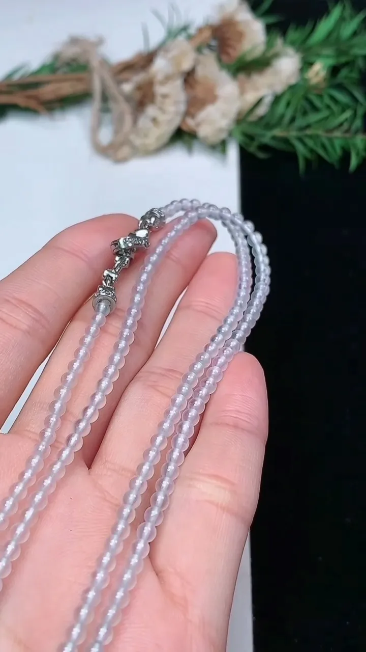 天然A货翡翠白冰小米珠项链，尺寸2.9-202颗，重量:10.76g
1月18日