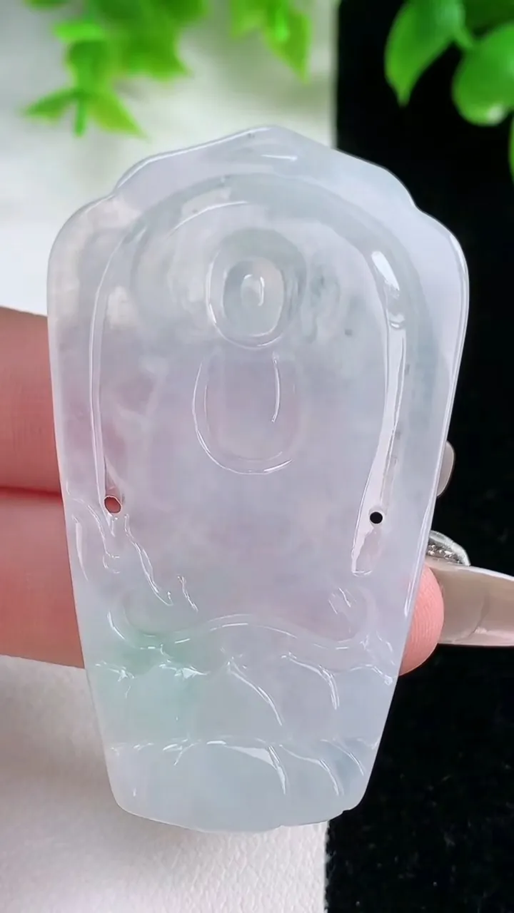 天然A货翡翠千手观音吊坠，尺寸59.2-35.7-5.2，重量:21.45g
1月18日