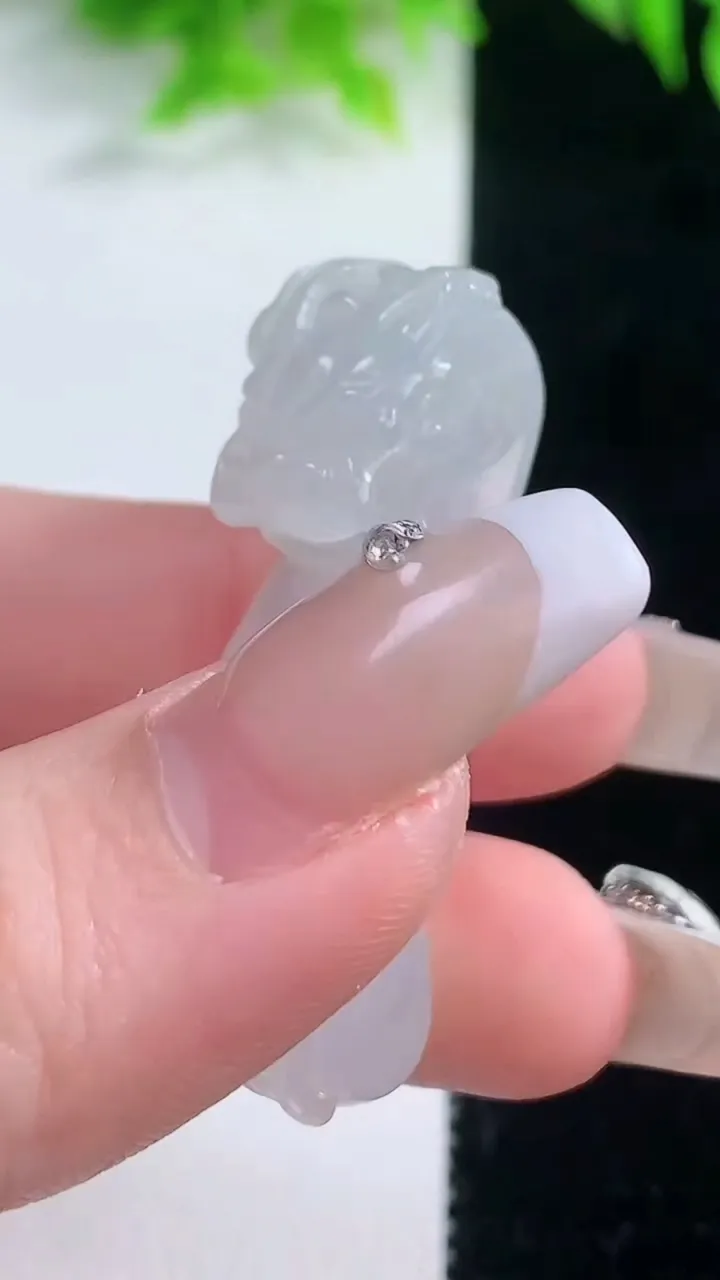 天然A货翡翠貔貅手牌，尺寸42.7-11.3-12.8，重量:13.92g
1月18日