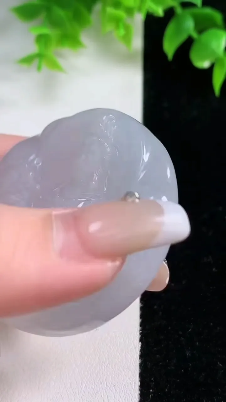 天然A货翡翠文殊菩萨吊坠，尺寸49.8-50.5-8.8，重量:47.54g
1月18日