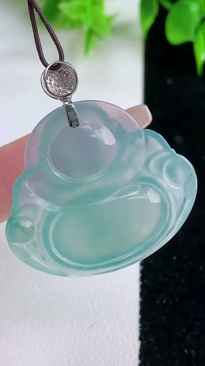 天然A货翡翠种飘花佛公吊坠，尺寸31.2-35.6-5.9，重量:10.53g
1月18日