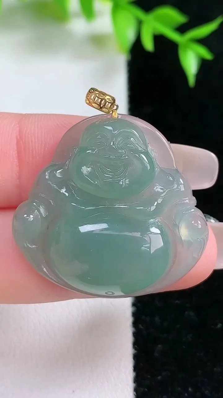 天然A货翡翠佛公吊坠，尺寸28.5-30-5.8，重:7.53g
1月18日