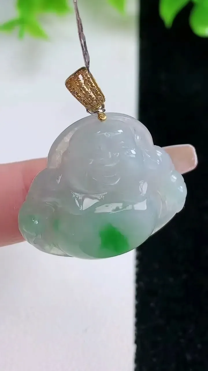 天然A货翡翠佛公吊坠，尺寸27-28-5.3，重量:6.60g
1月18日
