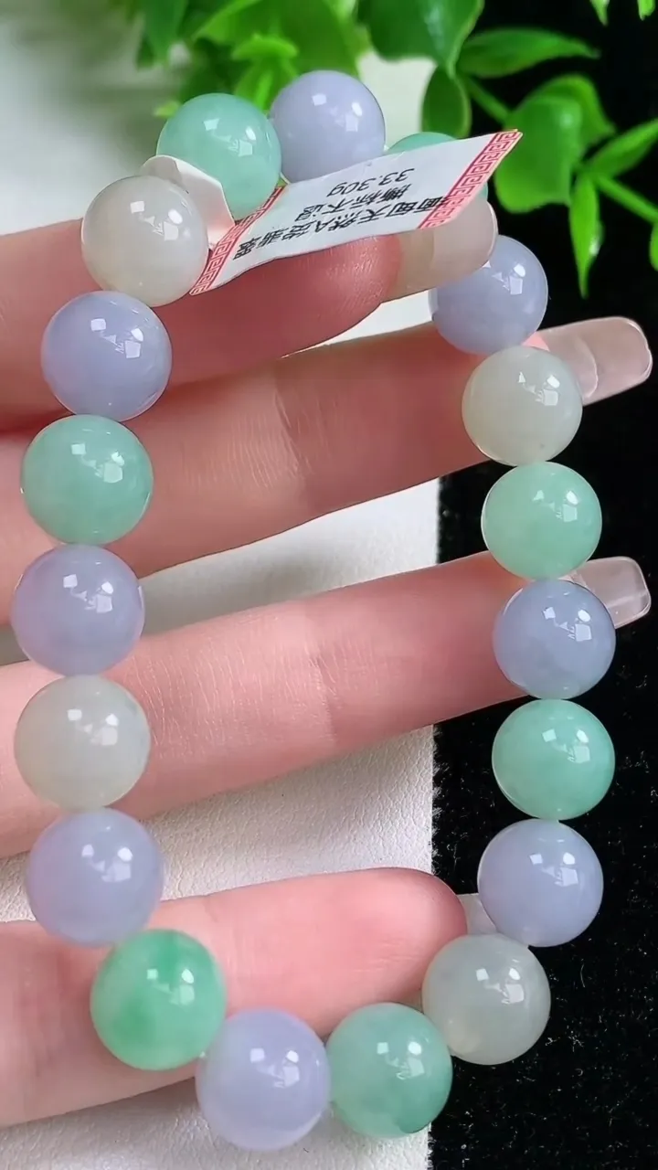 天然A货翡翠三彩圆珠手串，尺寸10-19颗，重量:33.30g1月18日
工厂直销收藏佳品,种好水足，色泽均匀，有种有色，上手高大气！