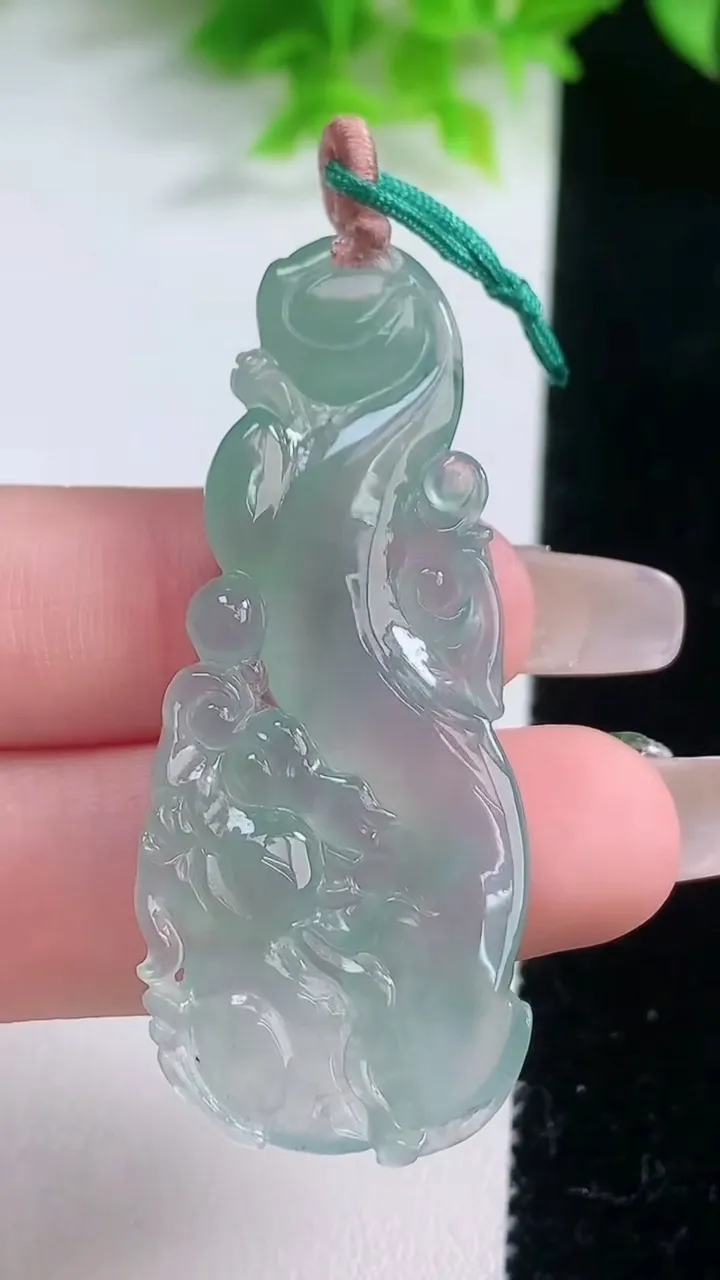 天然A货翡翠貔貅吊坠，尺寸51-21.8-3.4，重量:8.16g
1月19日