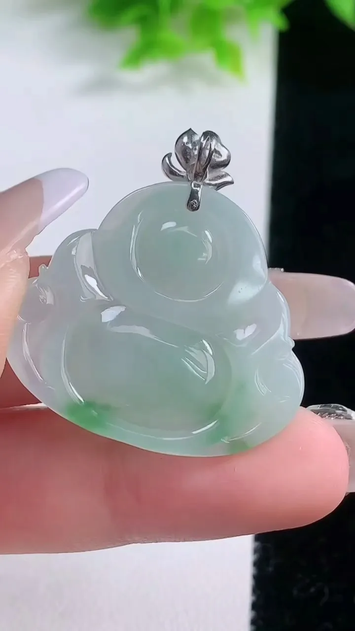 天然A货翡翠佛公吊坠，尺寸28-31.7-5，重量:7.78g
1月19日
