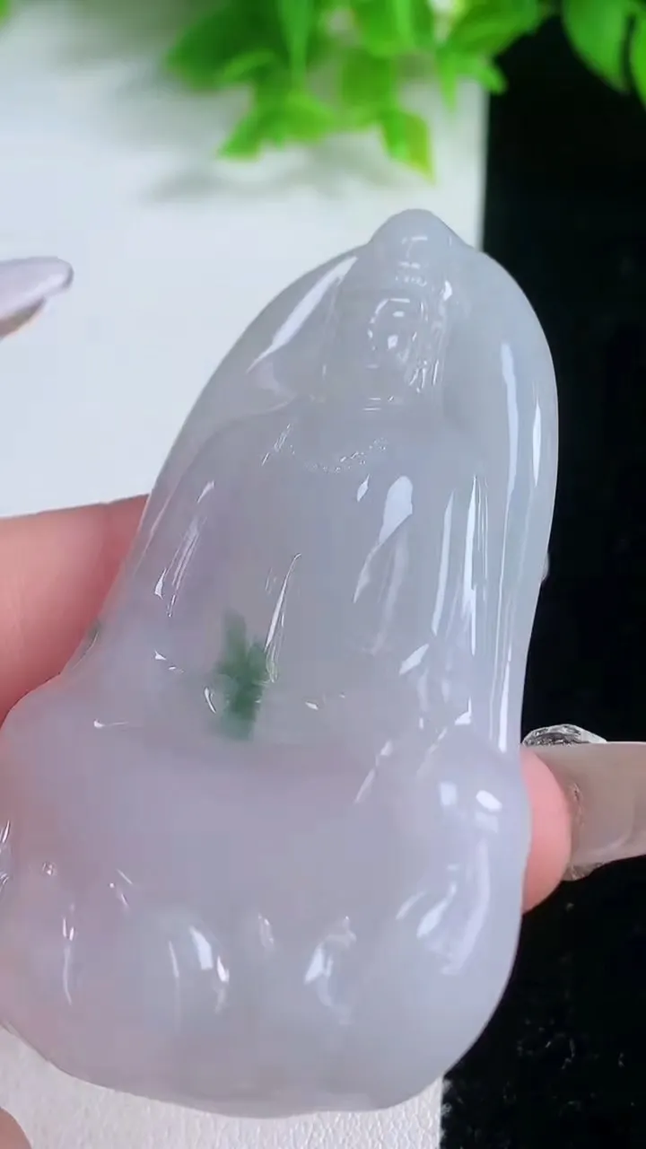 天然A货翡翠飘花观音菩萨吊坠，尺寸65.2-39.3-5.3，重量:55.16g
1月19日